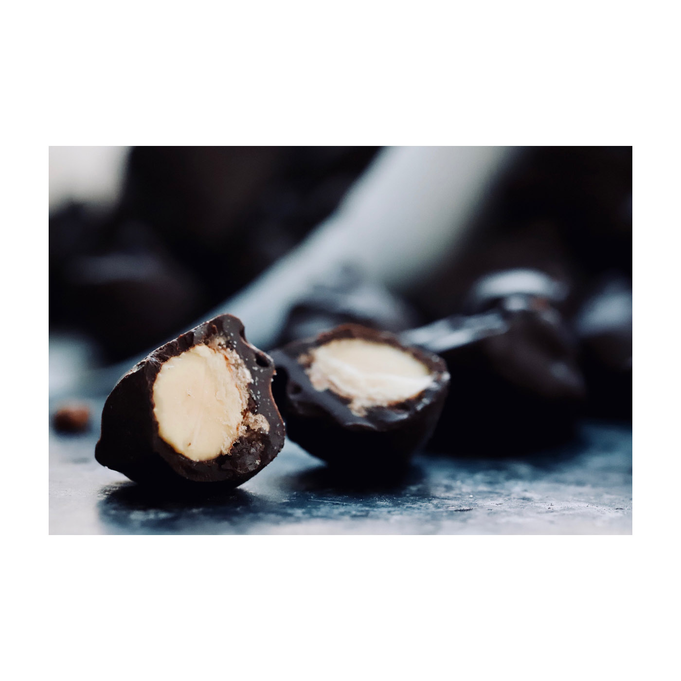 Mandel in Zartbitterschokolade 170 g Vierkantglas groß 25 Stück pro Karton