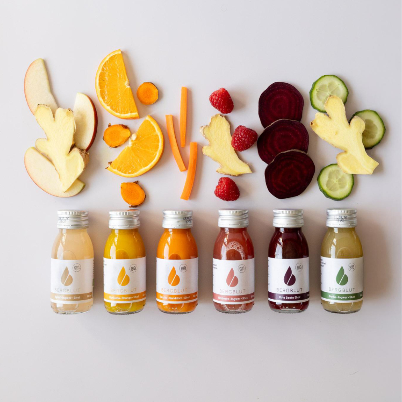 Saison-Shotbox mit 7 Bio Bergblut Shots 60ml
Gestaltung in Ihrem Wunschdesign möglich*
*Mindestbestellmenge 250 Stück, Produktionszeit 4 Wochen
